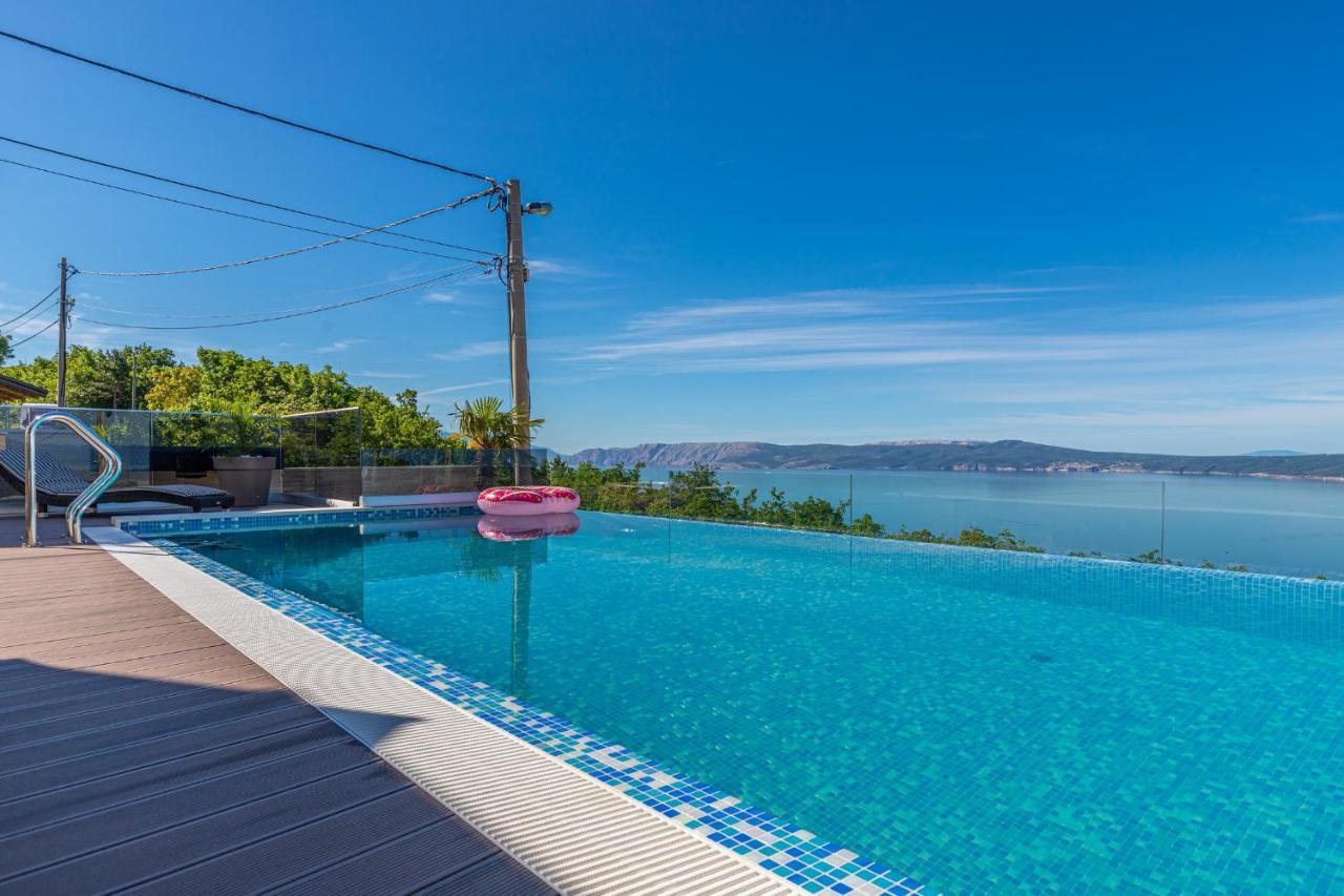 Villa Marassi With Heated Pool, Hot Tub And Sauna Crikvenica Bagian luar foto