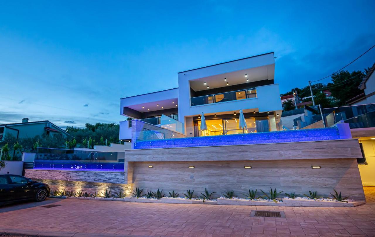 Villa Marassi With Heated Pool, Hot Tub And Sauna Crikvenica Bagian luar foto